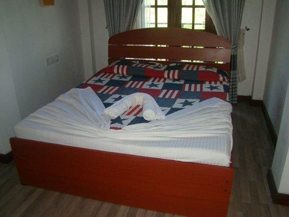 Basic Double Room, Multiple Beds, Mountain View photo 1