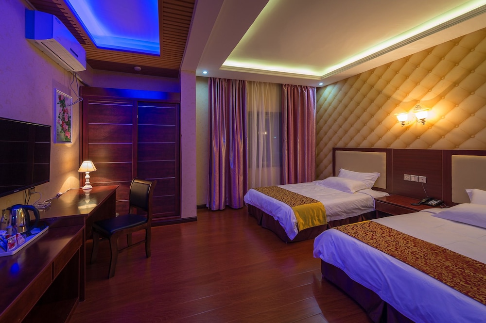Deluxe Twin Room photo 2