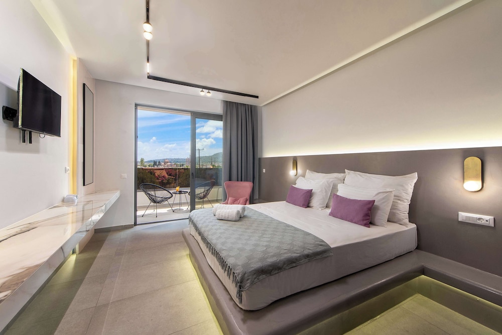 Premium Double Room, Partial Sea View photo 2