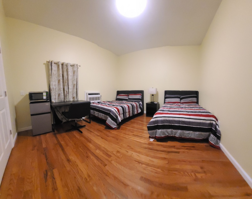 Room, 2 Double Beds photo 1