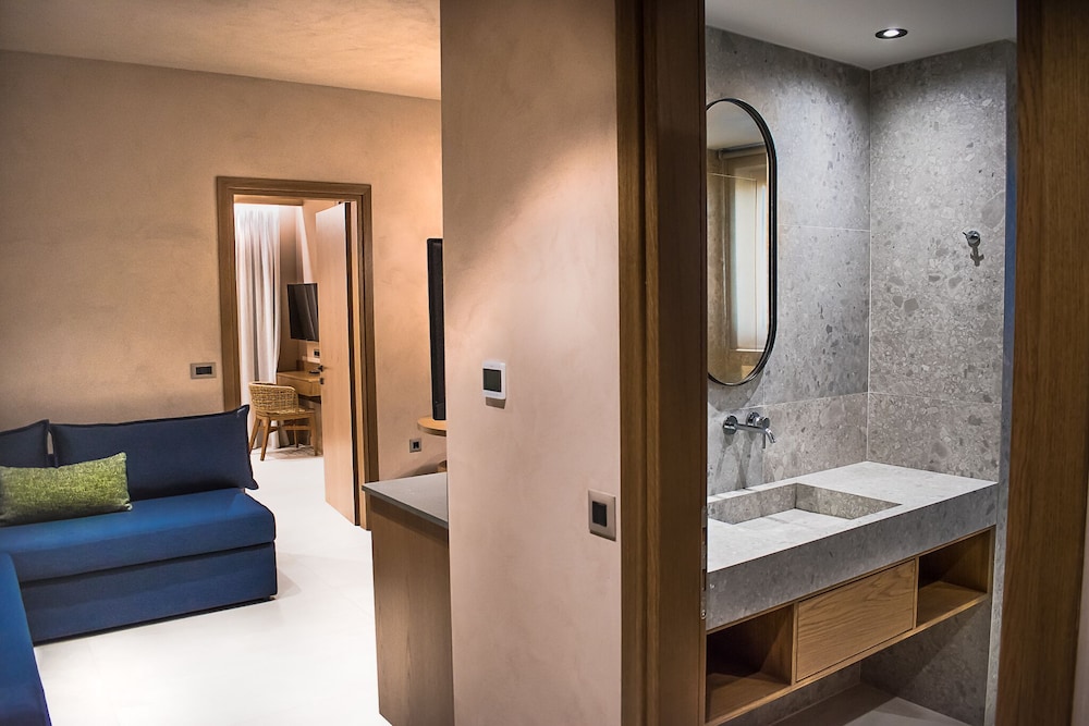 Deluxe Suite photo 3