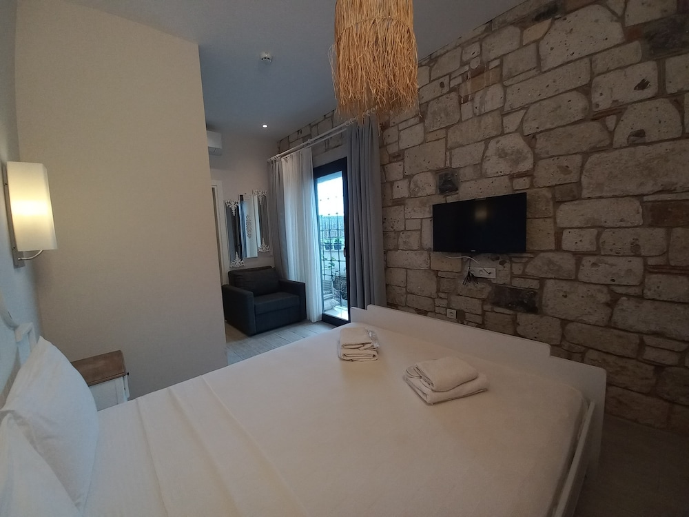 Standard Quadruple Room - Photo 14