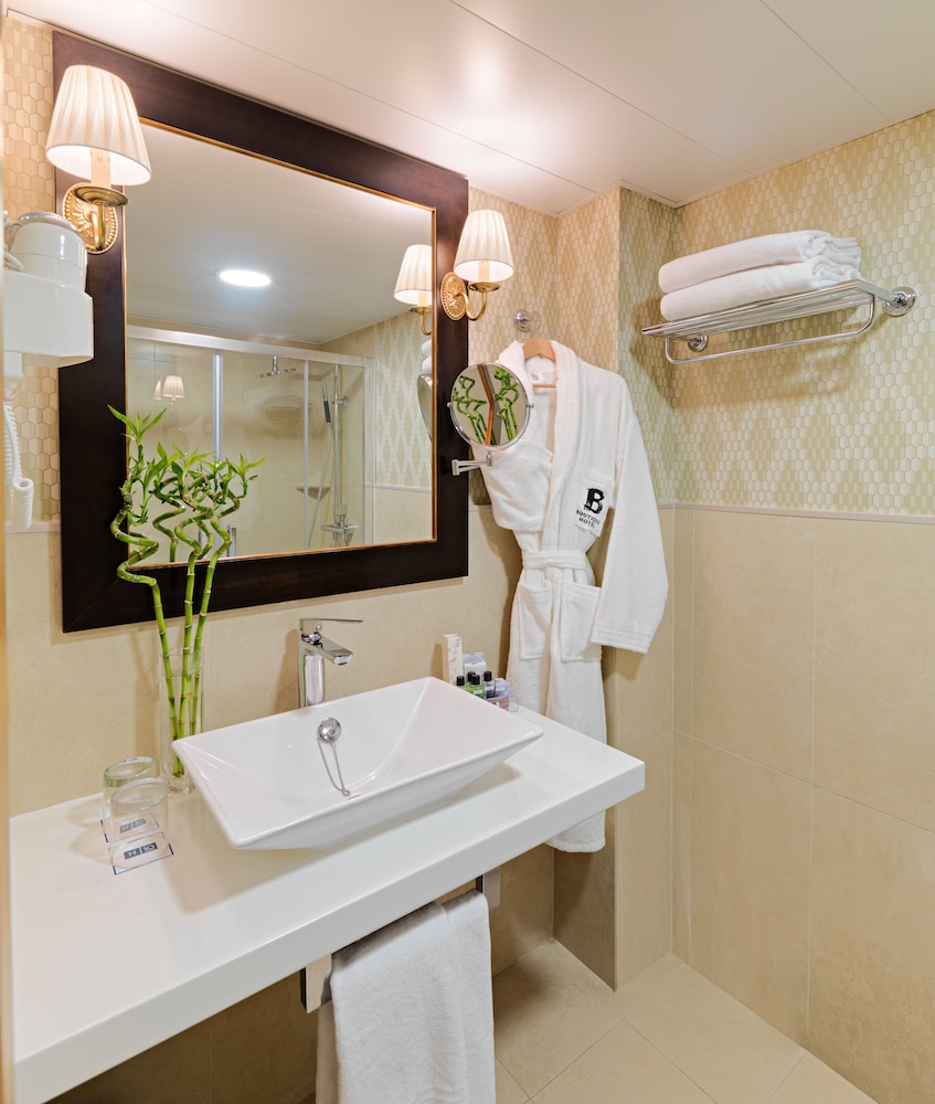 Standard Double Room Single Use - Photo 7