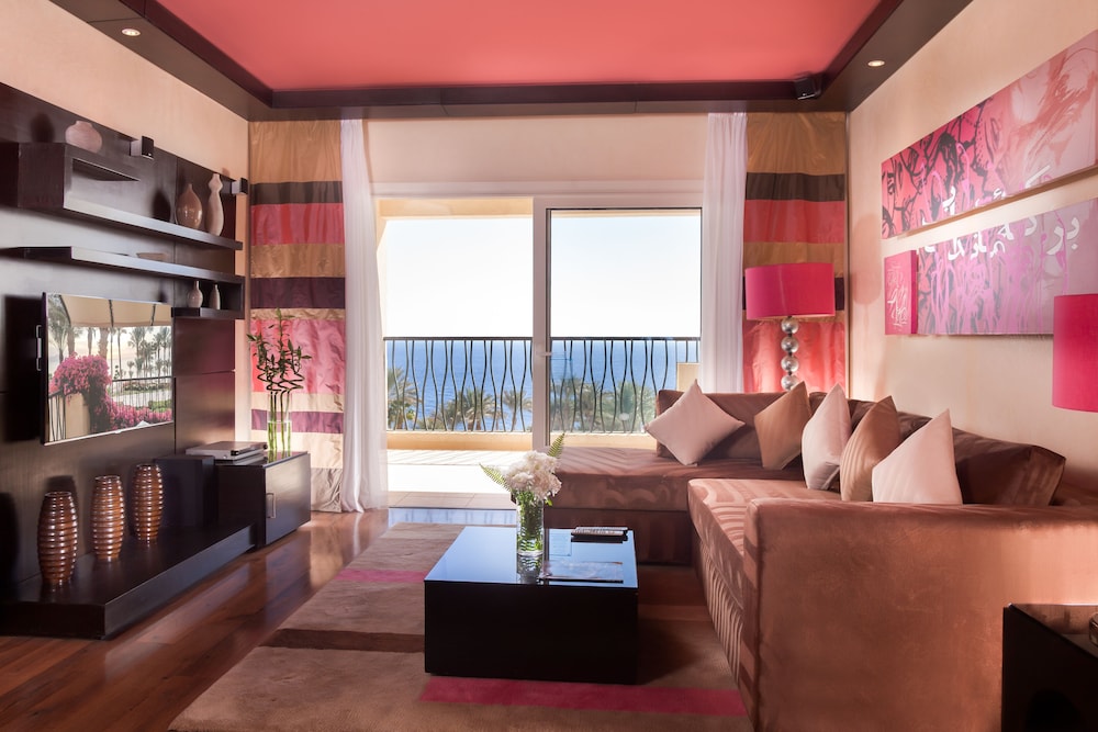Suite, 1 Bedroom (Sea Front) - Photo 3