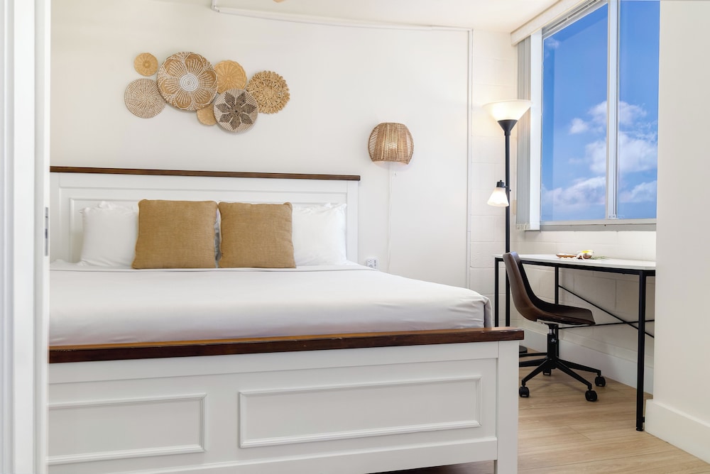 Ocean View 1BR at Ilikai Marina: Apartment, 1 Bedroom, Ocean View (0187) photo