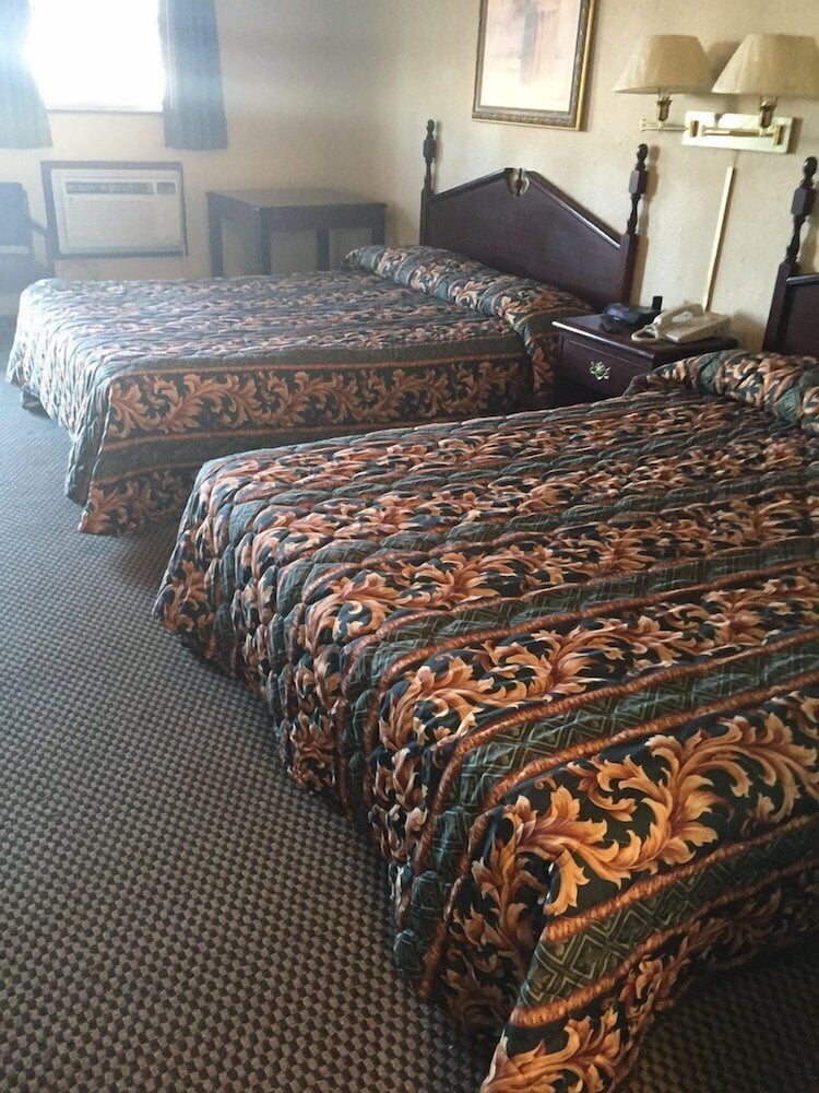 Room, 2 Queen Beds photo 1