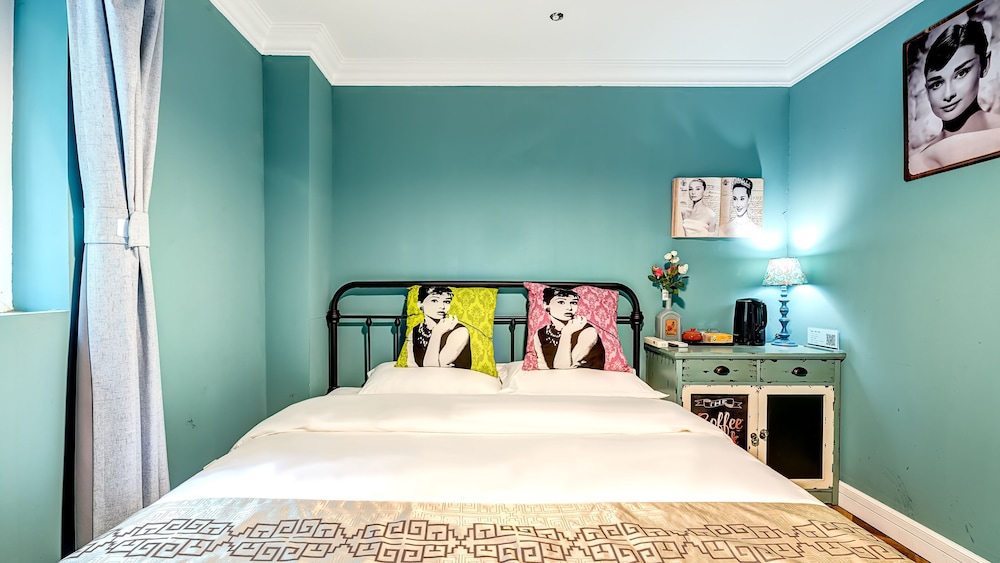 Design Double Room (Mainland-Chinese Citizen Only) photo 2