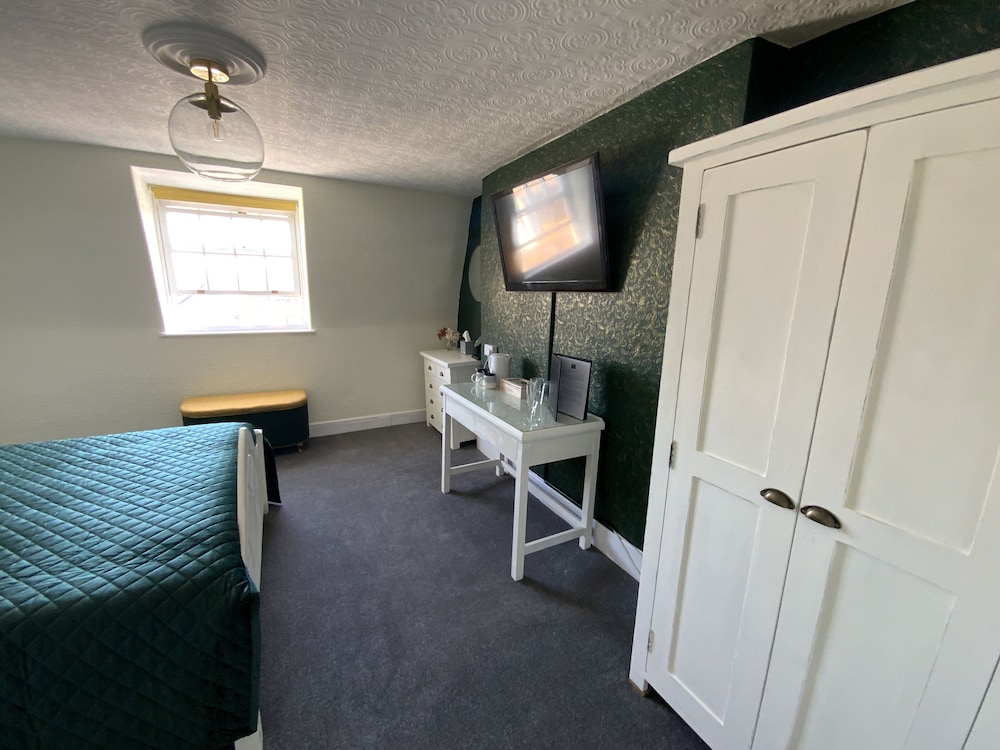 Superior Double Room, Ensuite (King Bed) photo 3