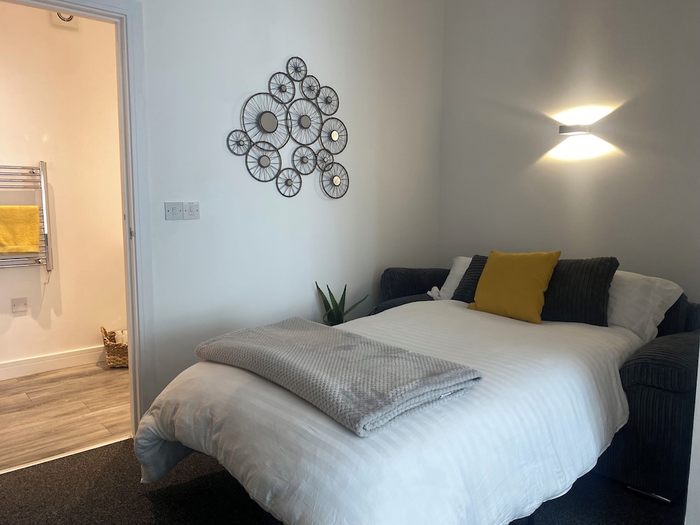 Family Room, 1 King Bed with Sofa bed photo 3
