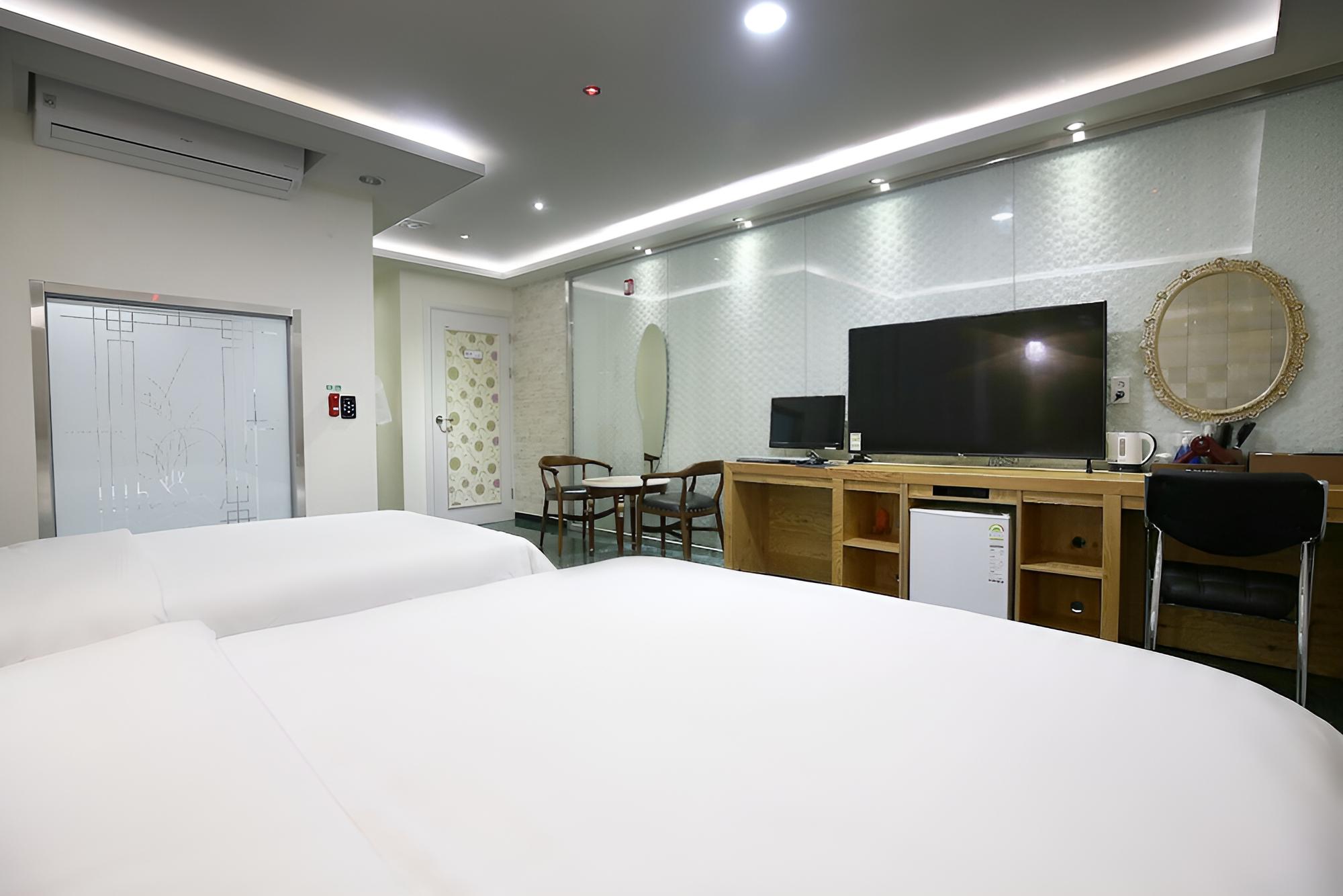 Room (Twin Room (Free breakfast)) - Photo 6