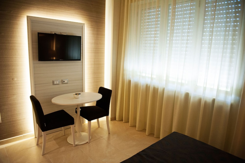 Quadruple Room - Photo 8