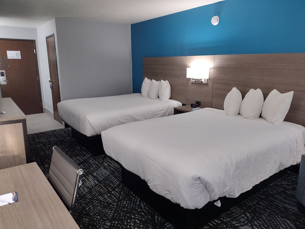 Room, 2 Queen Beds, Non Smoking - Photo 3