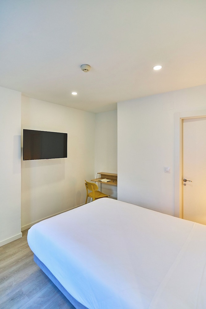 Economy Double Room photo 2