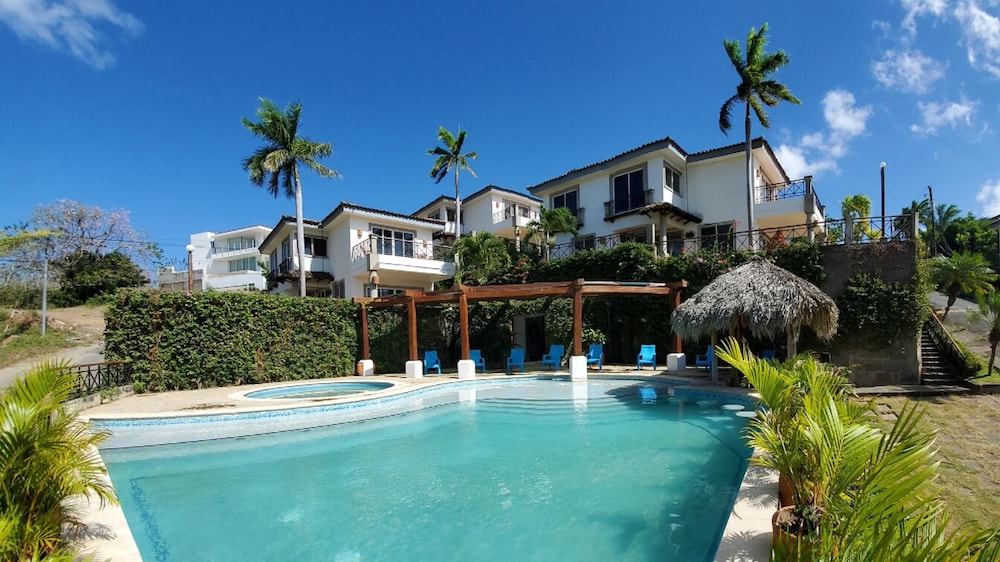 Villa photo 1