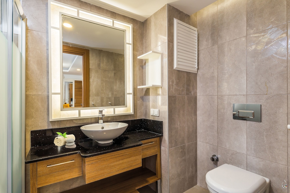 Deluxe Superior Suite