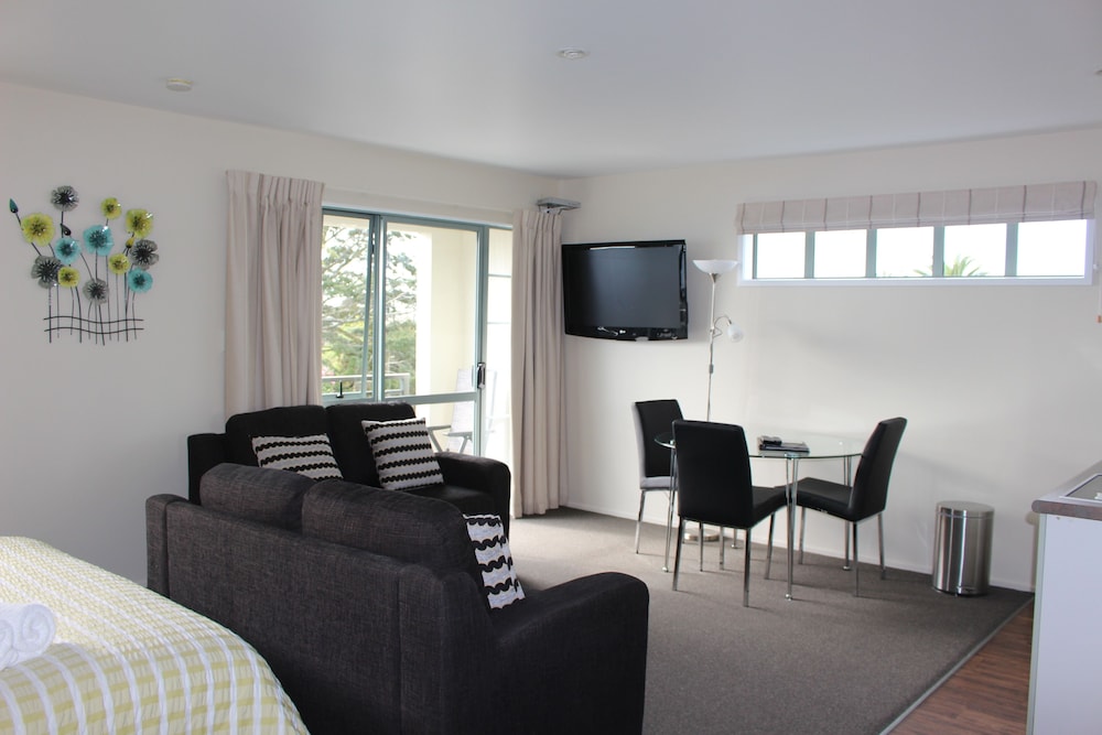 Standard Suite, 1 Bedroom, Non Smoking, Kitchenette (SPA BATH 1ST FL) photo 1
