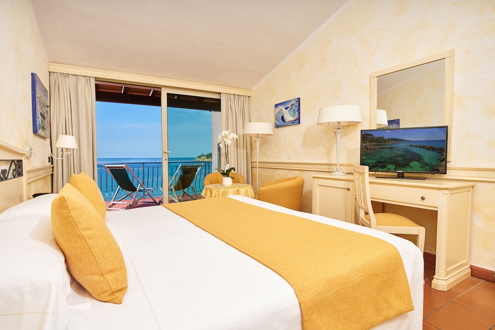 Double or Twin Room, Sea View photo 1