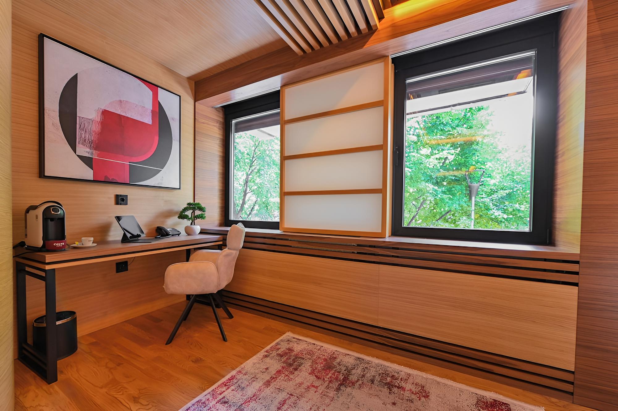 Business Suite - Photo 3