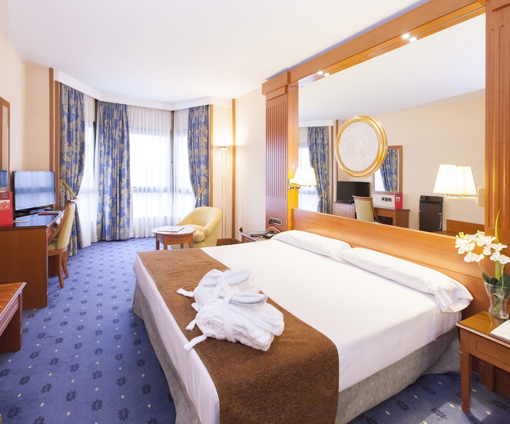 Double Room - Photo 11
