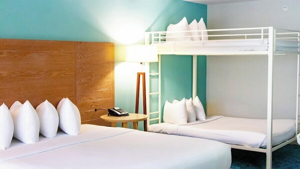 Suite, Multiple Beds (King Family Suite) photo 1