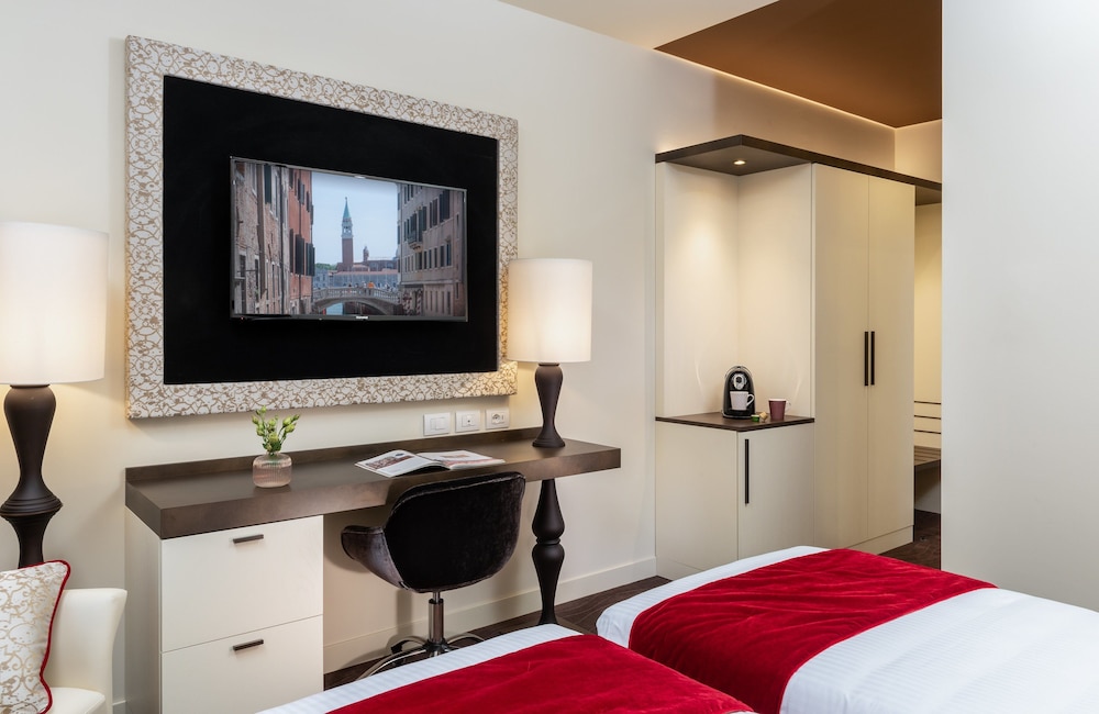 Superior Room - Photo 10