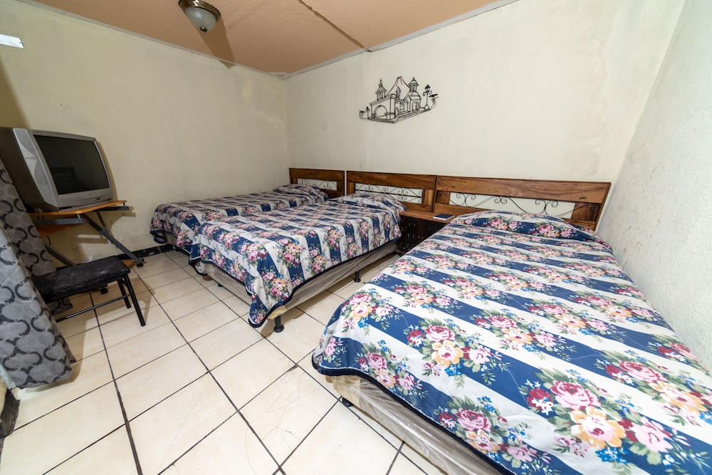Basic Triple Room, 3 Twin Beds photo 1