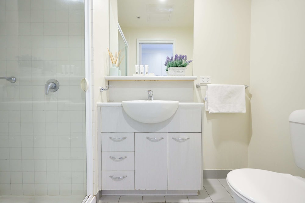 Studio Apartment - Photo 3