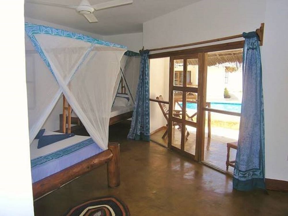 Standard Triple Room, Patio, Pool View photo 1