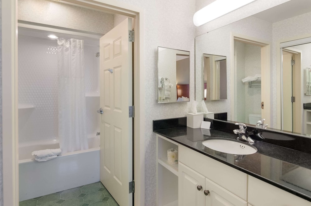 Suite, Multiple Beds, Non Smoking (1st Floor) - Photo 1