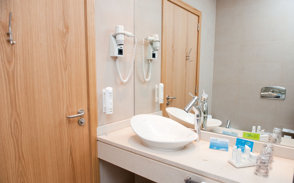 Junior Suite, Sea View (Single Use) - Photo 12