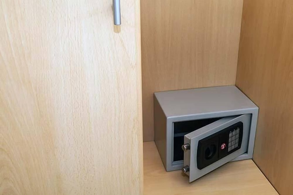 Double or Twin Room - Photo 8