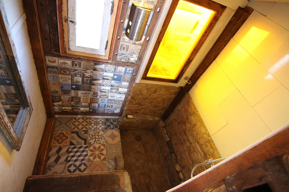 Room, Shared Bathroom (Faro 2) photo 3