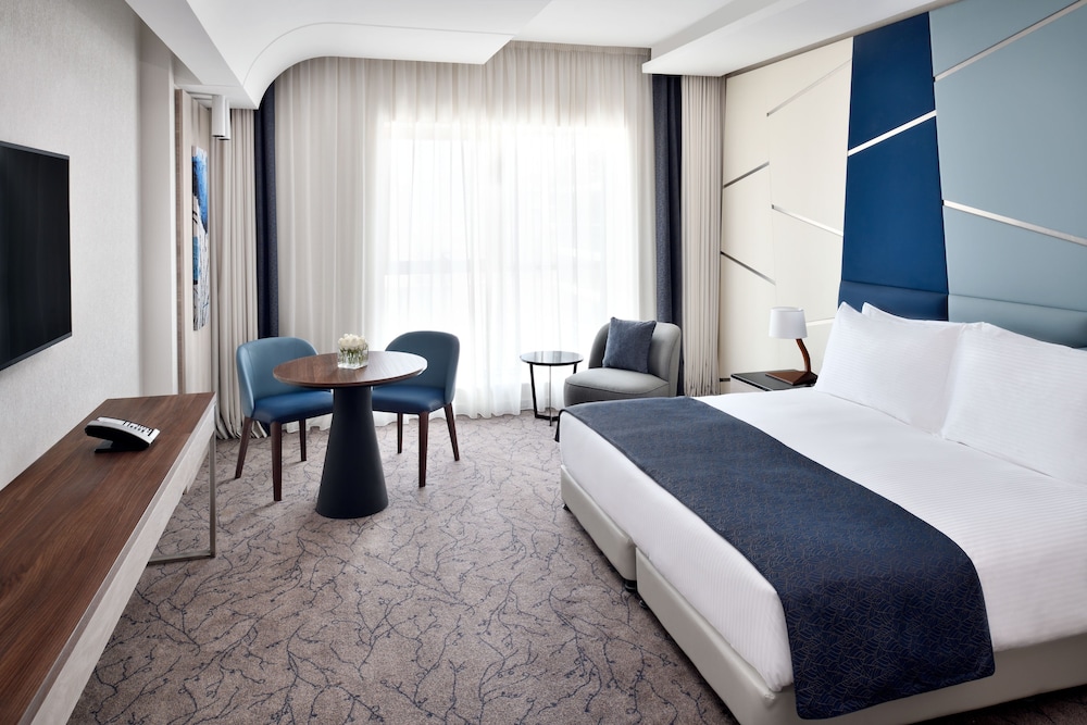 Deluxe Room, 1 King Bed photo 1