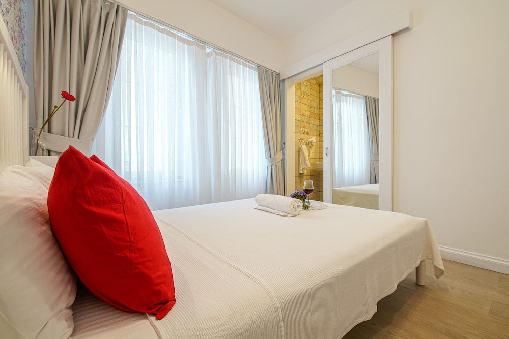 Deluxe Double Room, 1 Double Bed - Photo 9