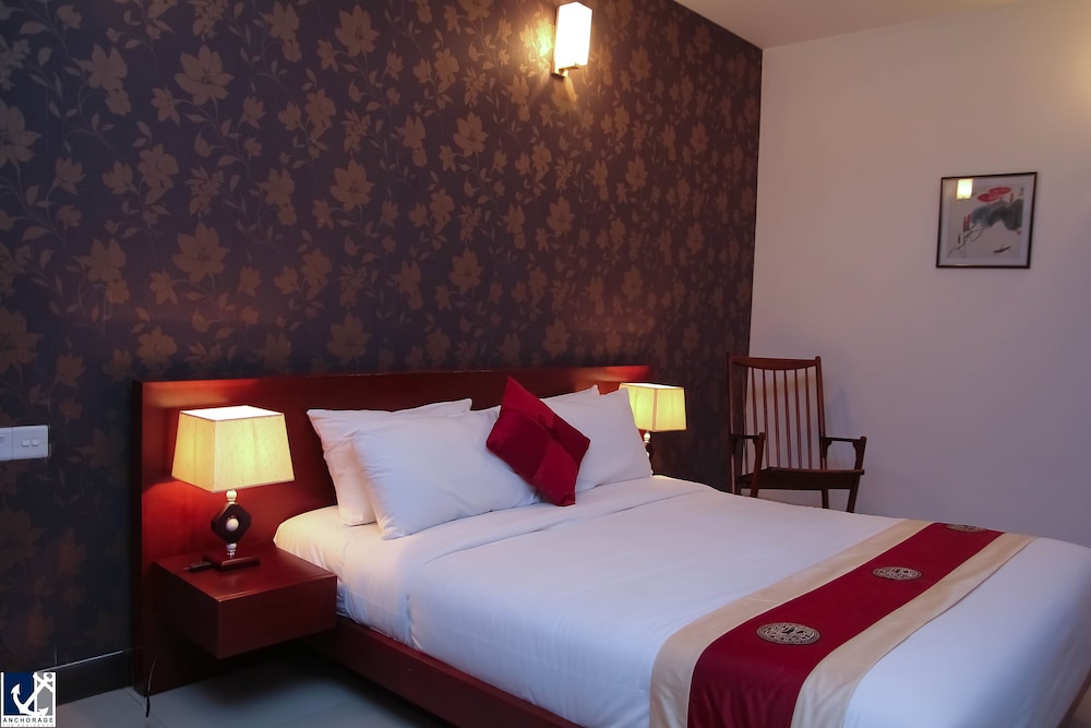 Business Suite, 1 Queen Bed photo 3