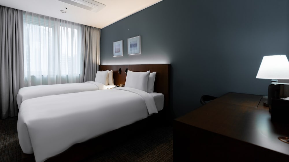 Standard Twin Room - Photo 1