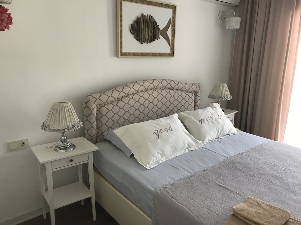 Deluxe Double Room, 1 Queen Bed, Non Smoking photo 1