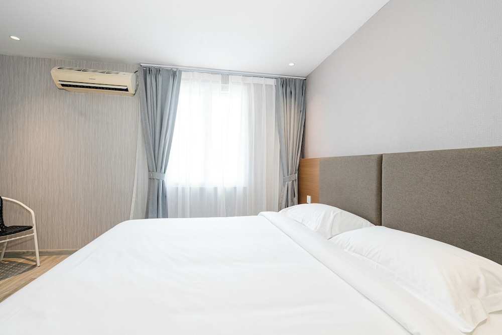 Economy Double Room - Photo 5
