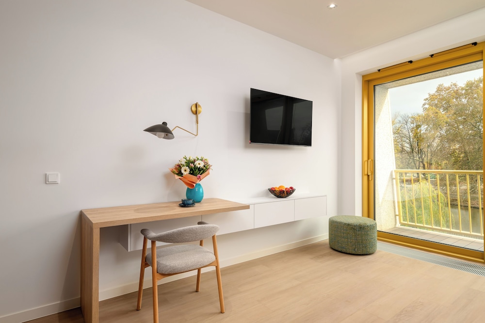 Studio with balcony and river view photo 3