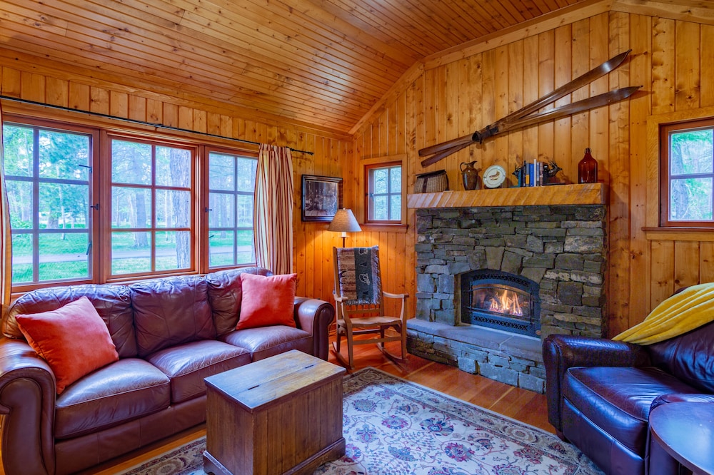 Luxury Cabin--3 bedroom/2 bath