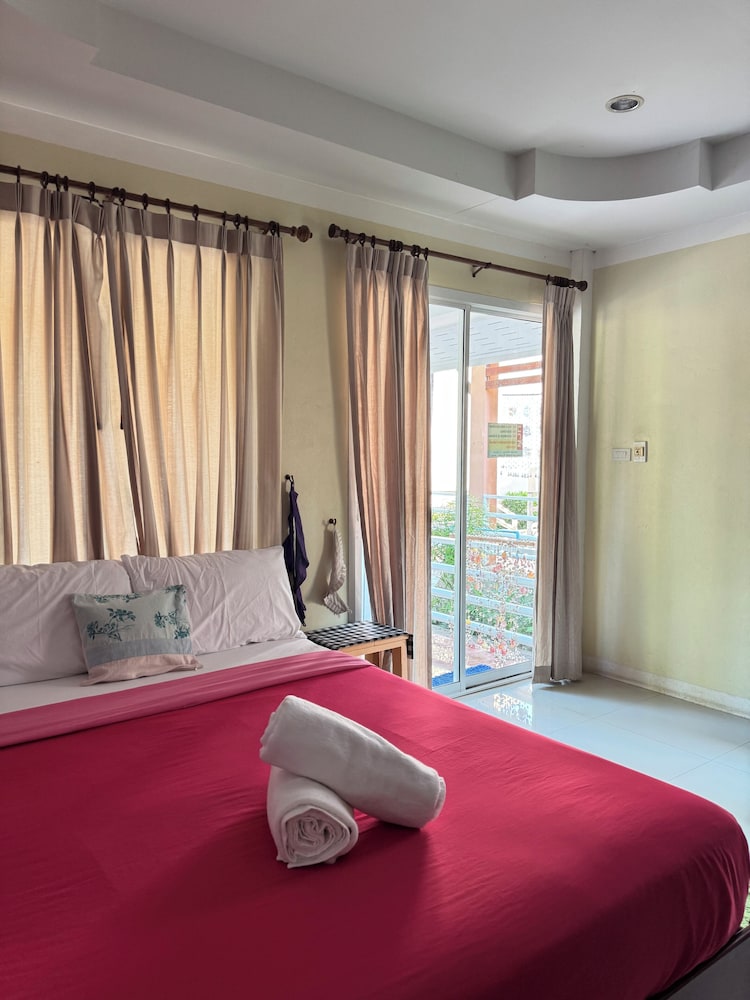 Standard Double Room - Photo 8