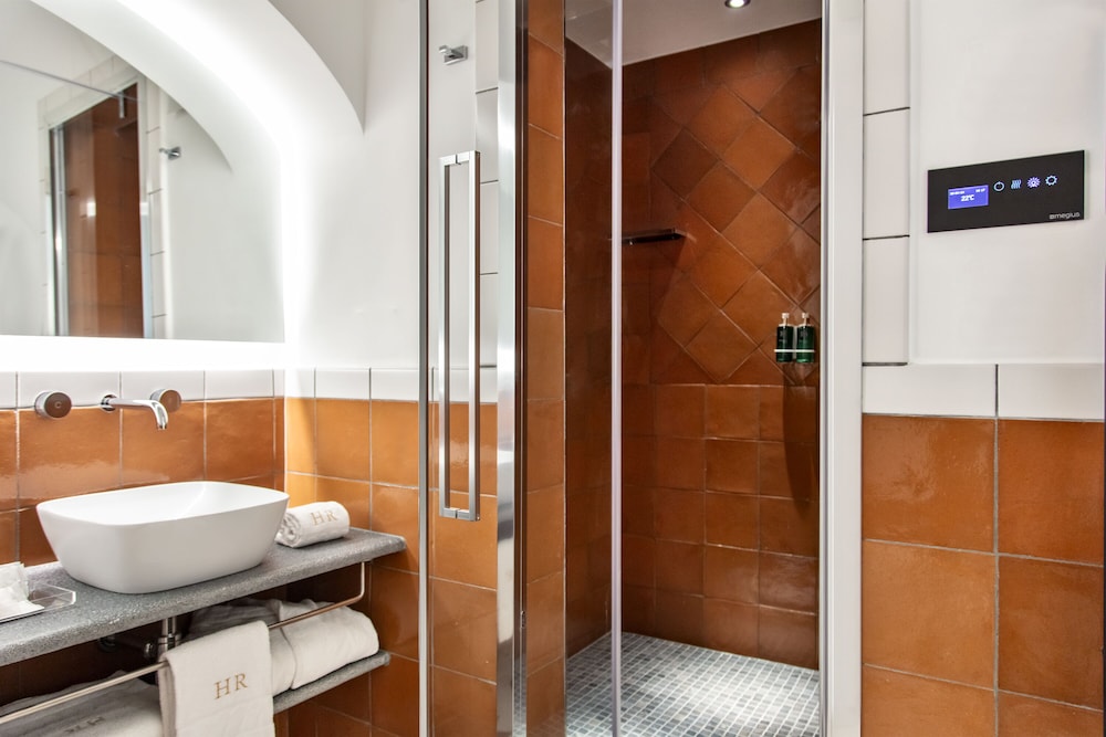 Deluxe Double or Twin Room, City View - Photo 7
