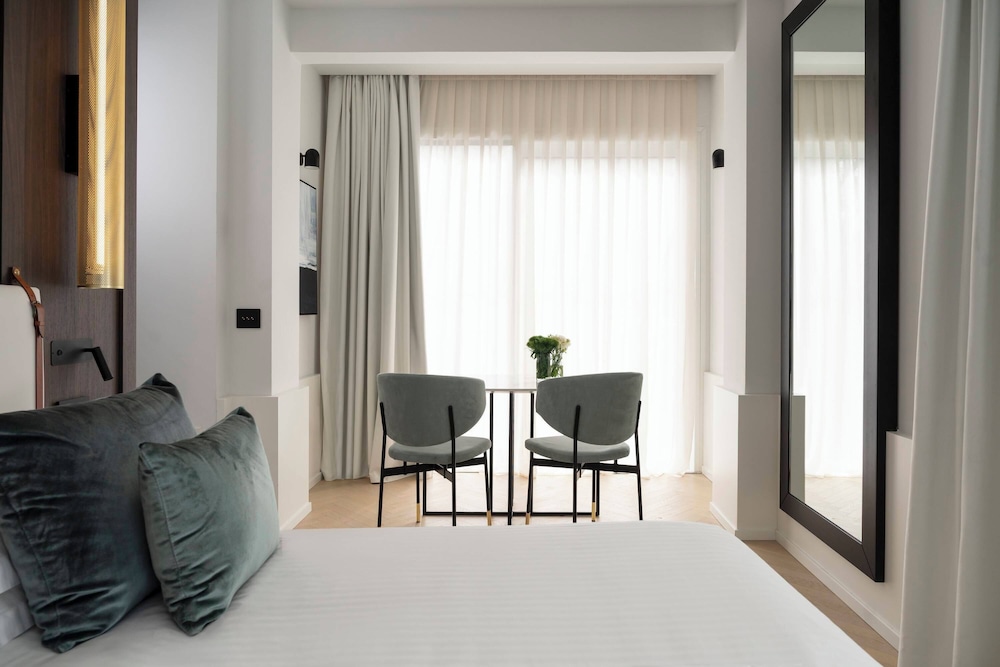 Junior Studio Suite, Annex Building (with private Jacuzzi) - Photo 9