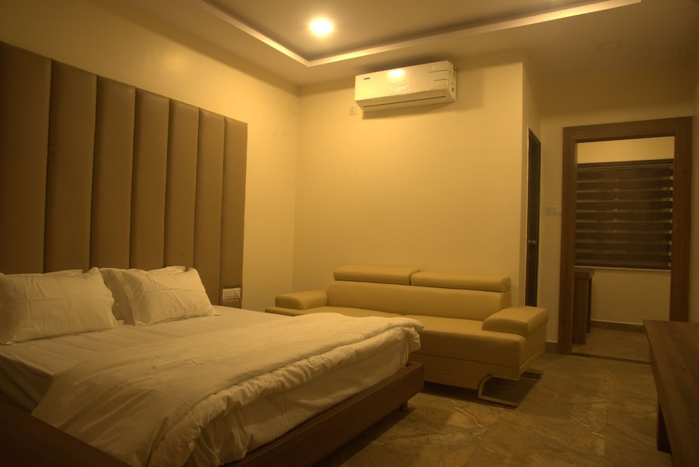 Executive Room - Photo 1