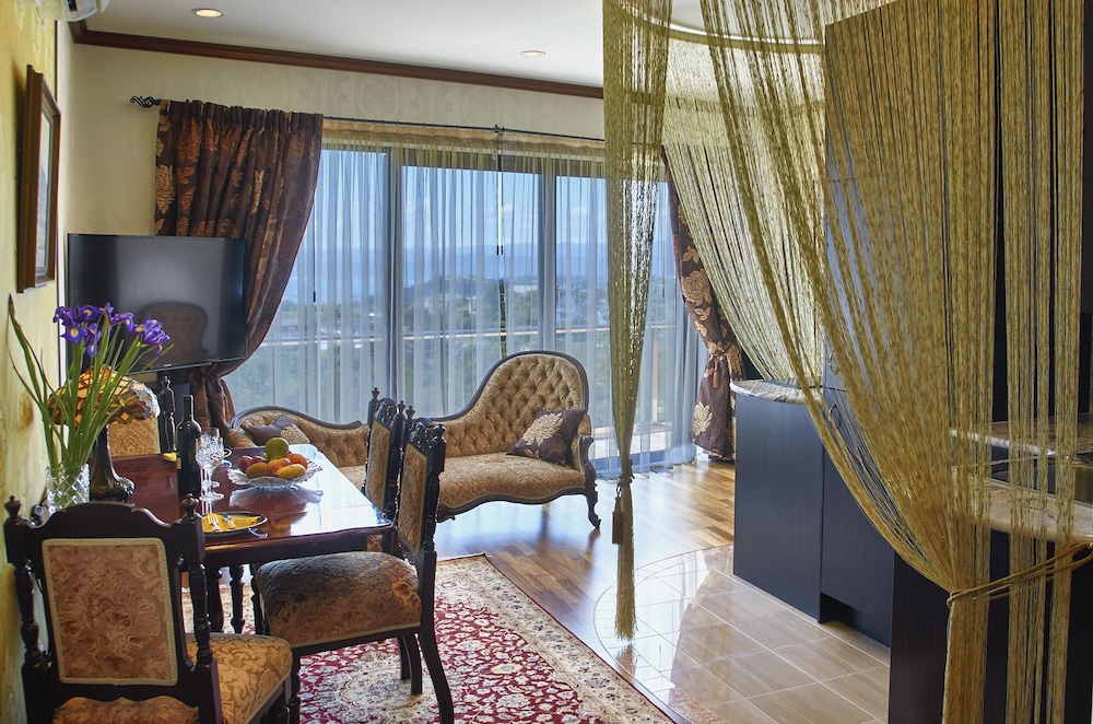 Pool Suite (4 people) photo 3