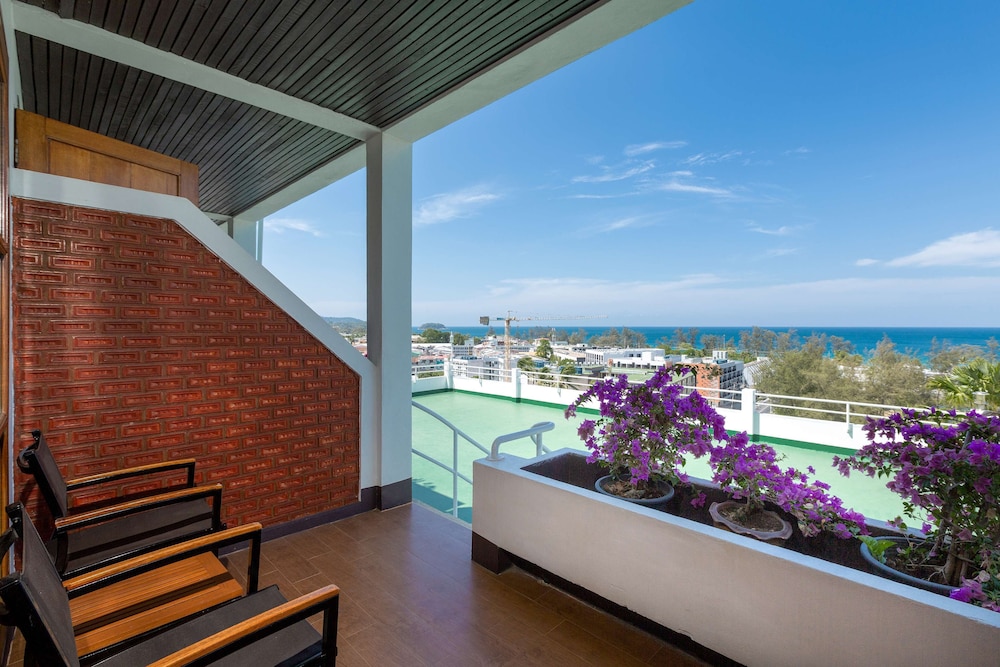 Family Room, 1 King Bed, Non Smoking, Oceanfront (with Sofabed) - Photo 8