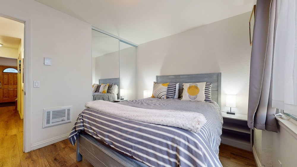 Deluxe Double Room, 1 King Bed photo 1
