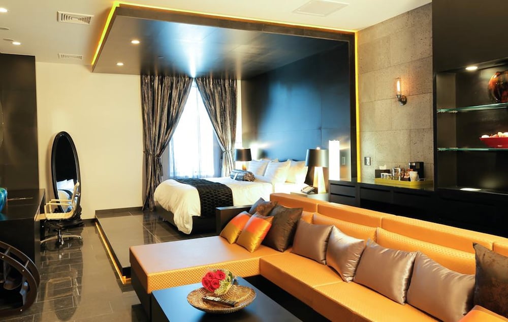 Deluxe Suite, 1 King Bed photo 1