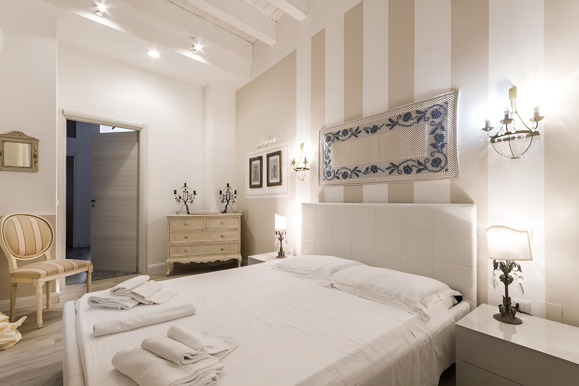 Double Room (White)