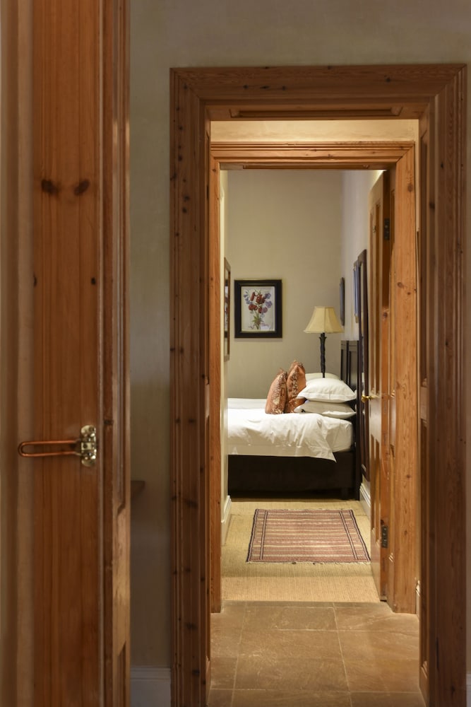 Standard Twin Room (Camdeboo Manor 2 pax) photo 2
